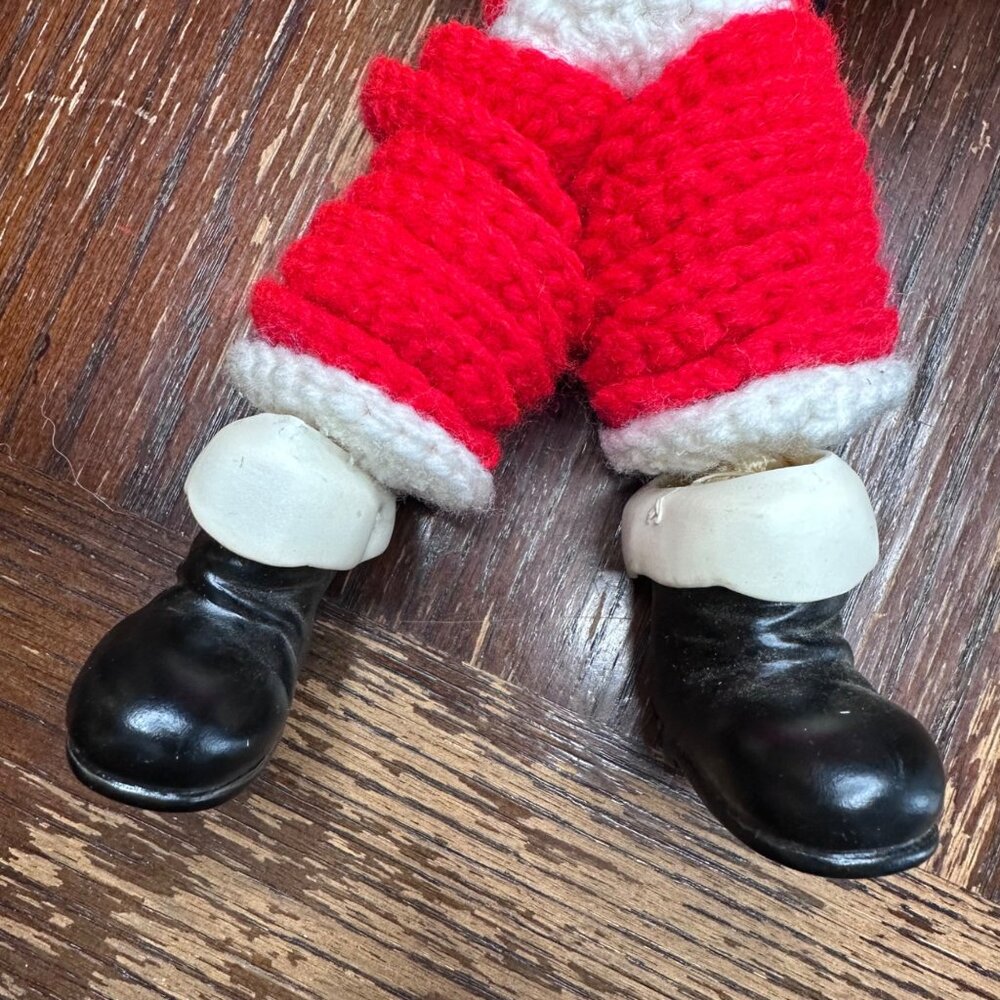 Vintage 60s/70s Santa Claus Crochet Doll Figure With Plastic Face & Boots - Picture 8 of 8
